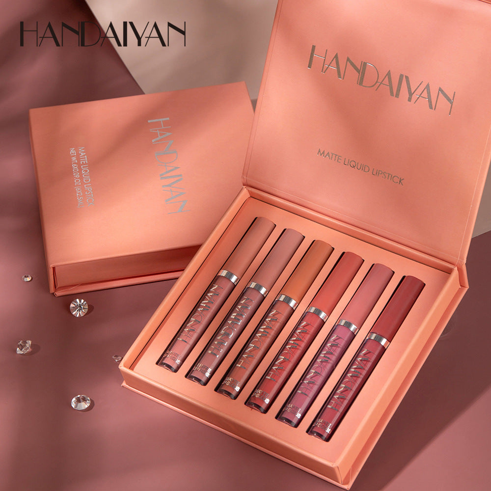 ¡Stock limitado! 🔥 Llévate 6 labiales mate de larga duración antes de que se agoten 😍💄