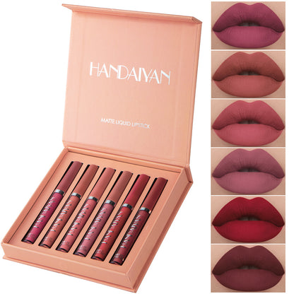 ¡Stock limitado! 🔥 Llévate 6 labiales mate de larga duración antes de que se agoten 😍💄
