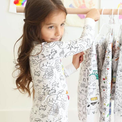 Creatividad sin límites para tus pequeños 🌈 Pijama Coloreable + 12 marcadores 🖍️