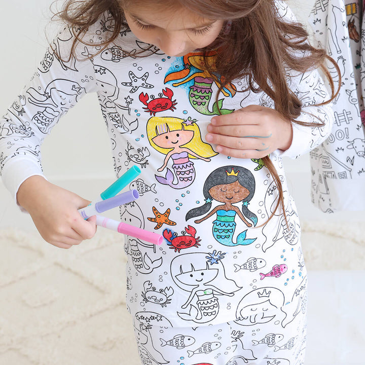Creatividad sin límites para tus pequeños 🌈 Pijama Coloreable + 12 marcadores 🖍️